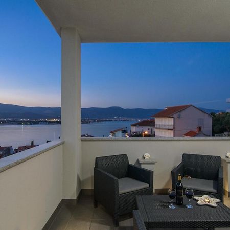 Apartments Pelja Trogir Exteriör bild