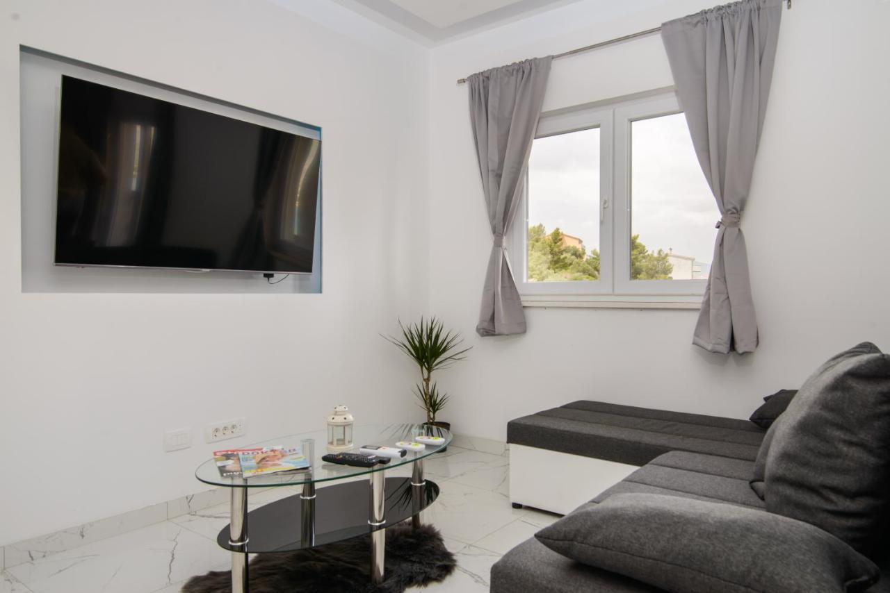 Apartments Pelja Trogir Exteriör bild