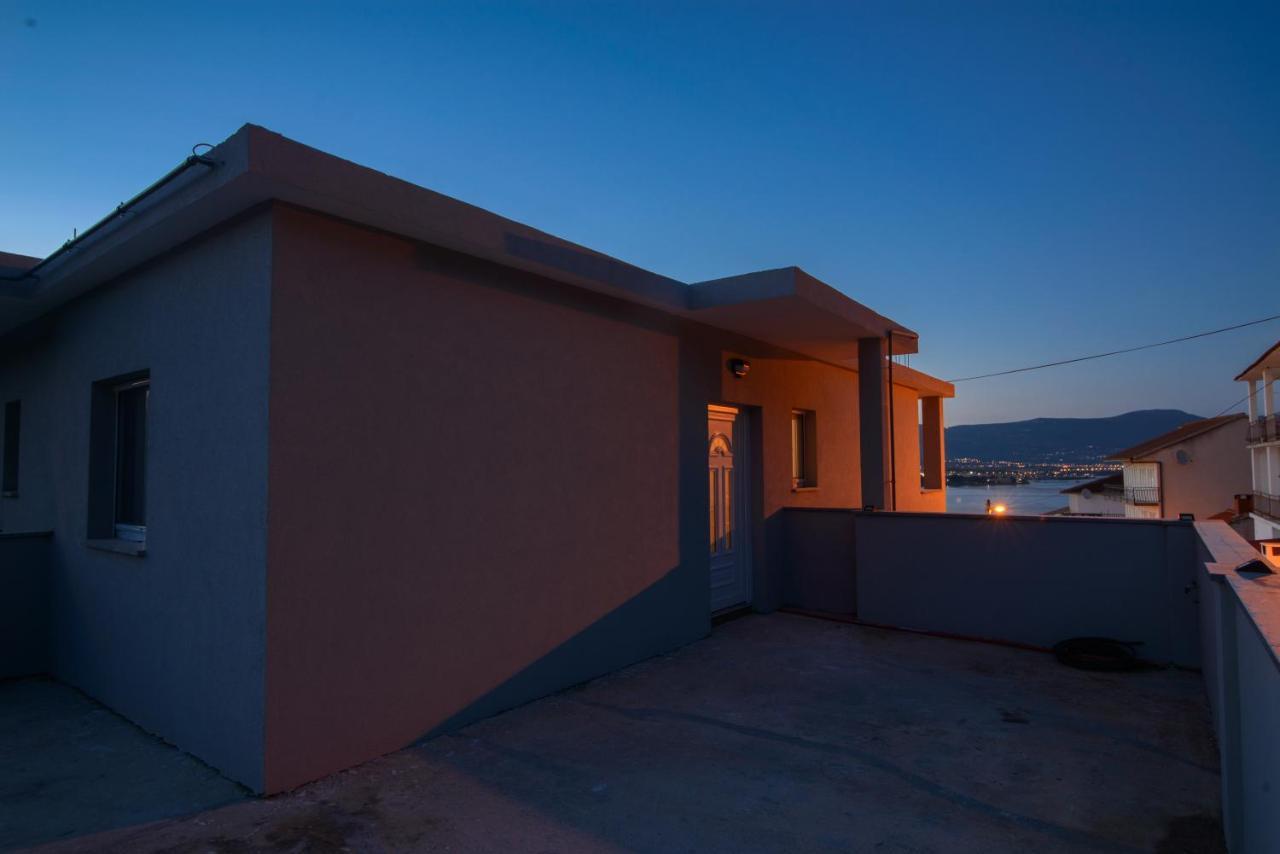 Apartments Pelja Trogir Exteriör bild