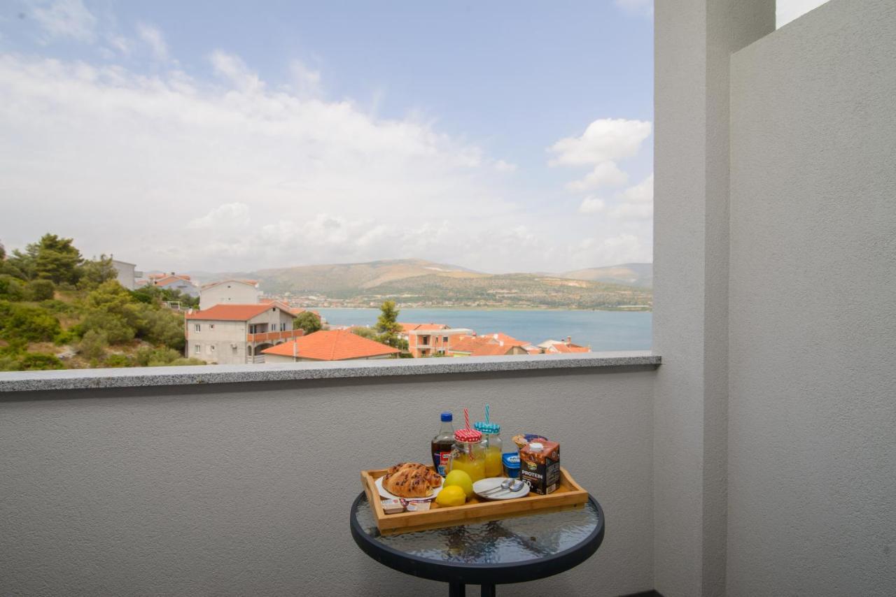 Apartments Pelja Trogir Exteriör bild